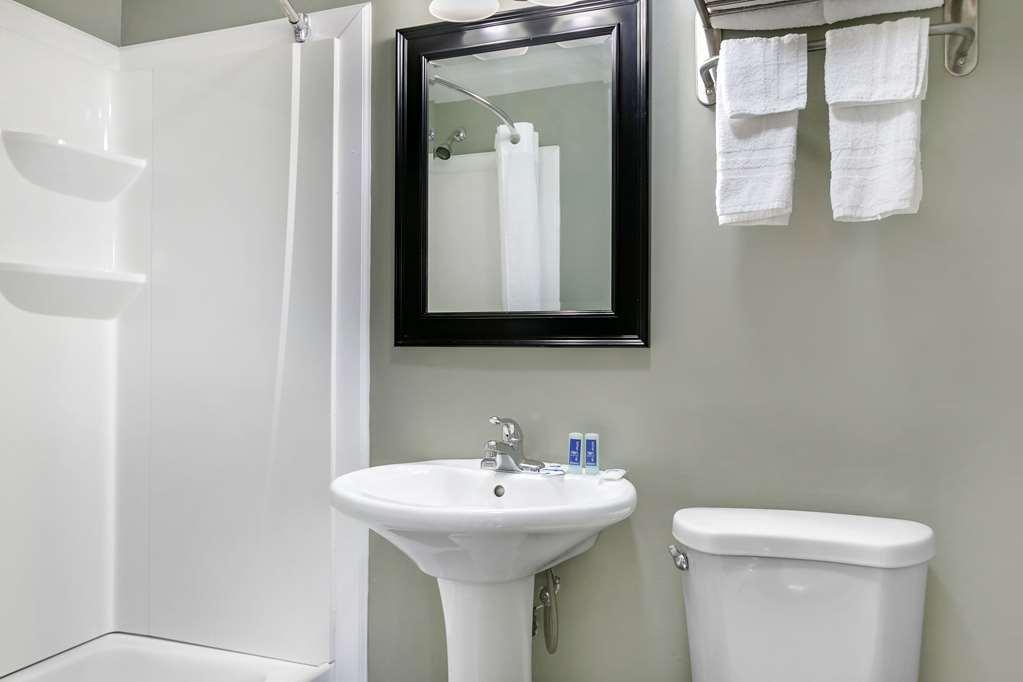 Knights Inn Bristol Levittown Habitación foto