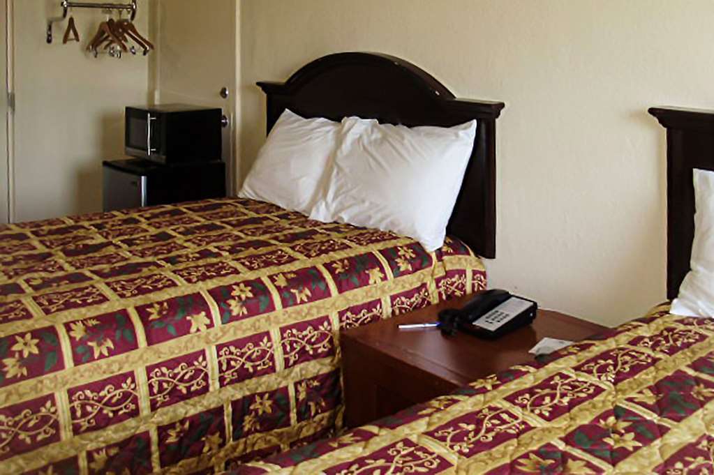 Knights Inn Bristol Levittown Habitación foto